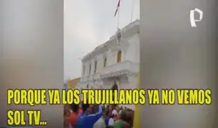 Trujillo: trabajador municipal incita a ciudadanos a agredir a miembros de la prensa