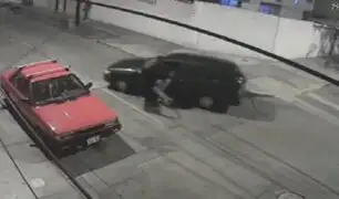 Se llevan auto a empujones: delincuente se roba carro en Pueblo Libre