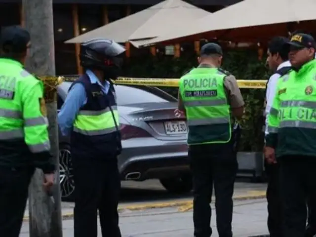 Fiscalía abre investigación por presunto feminicidio tras asesinato de mujer en restaurante de Miraflores
