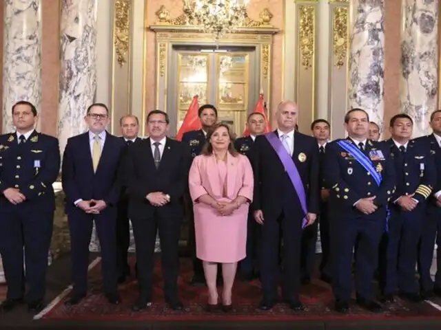 Dina Boluarte premió a embajador y tripulación de la FAP por rescate de peruanos en Israel
