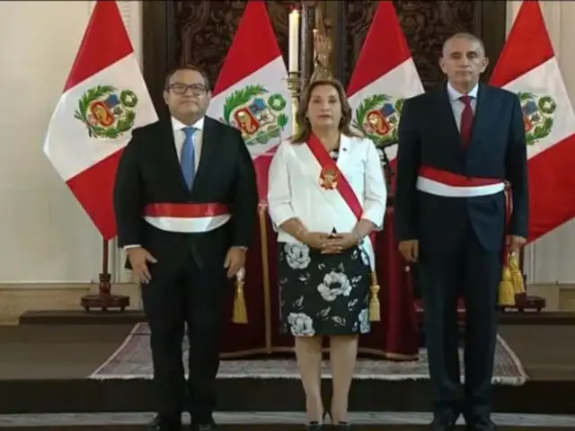 Victor Torres Falcón juramenta como nuevo ministro del Interior en reemplazo de Vicente Romero