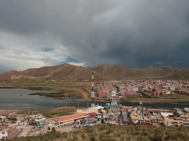 Puno: Derrame de aceite contamina el río Desaguadero