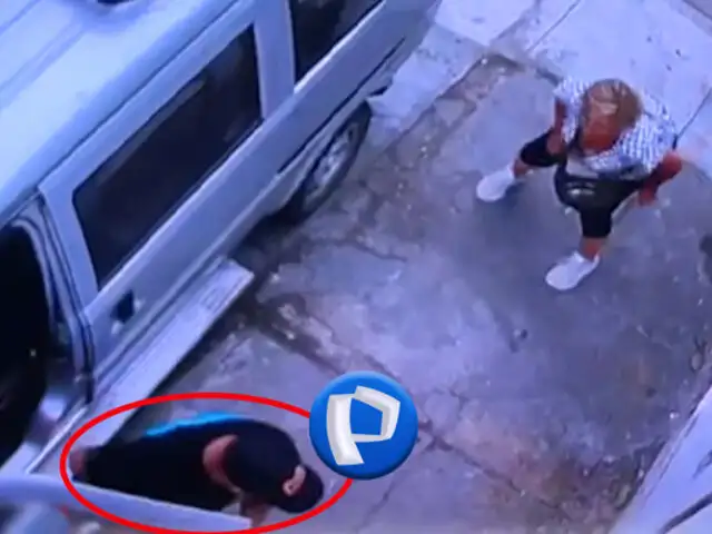 SMP: mujer espanta con insultos a ladrón que intentó robar un miniván