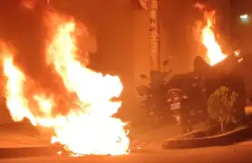 Cercado de Lima: delincuente incendia motocicleta valorizada en 8 mil soles
