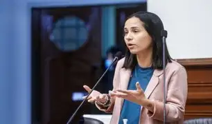 Sigrid Bazán a Alejandro Muñante: "Si quiere ordenar el Pleno, que postule la Mesa Directiva la próxima vez"