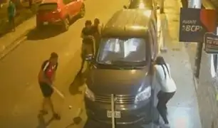 Pelea vecinal en SJM termina en vandalismo: sujetos destruyen vehículo de vecino tras discusión