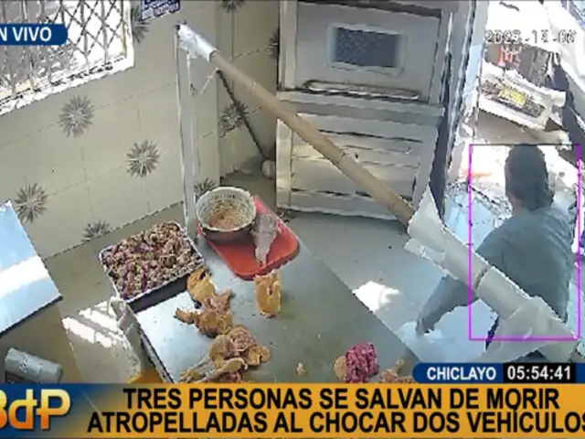 Chiclayo: tres personas salvan de morir tras choque de dos vehículos afuera de una avícola