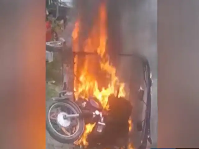 Iquitos: queman mototaxi de delincuentes que utilizaban a niños con habilidades especiales para robar
