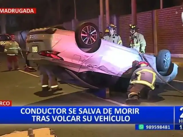 Surco: Conductor se salva de morir tras volcar su vehículo