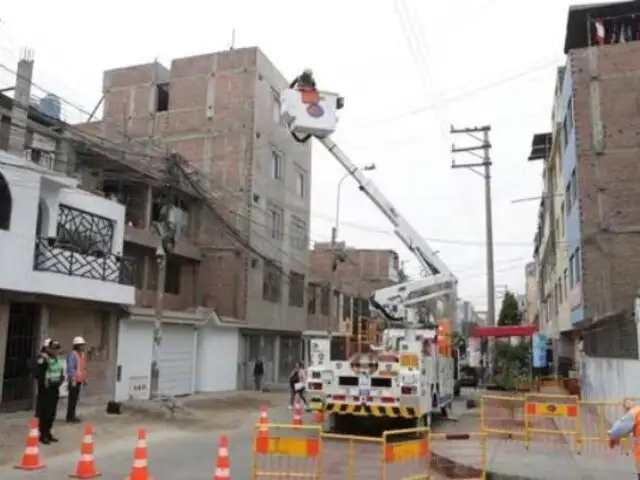 Santa Anita: retiran cableado de empresas de telecomunicaciones que generaban riesgo eléctrico