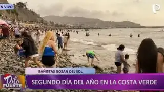 Segundo día del año: bañistas llegan a playas de Barranco pese a estar llenas de basura