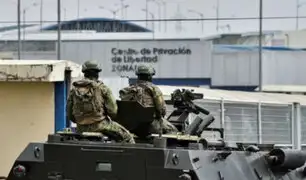 Crisis en Ecuador: policía liberó a 41 agentes penitenciarios retenidos por criminales en las cárceles