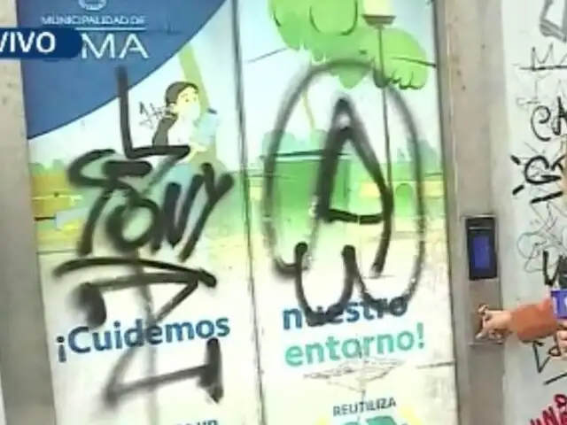 Ascensor inclusivo de puente peatonal de Miraflores no funciona: grafitis, botella de licor y más