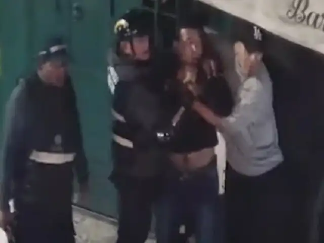El Agustino: vecinos se enfrentan a serenos para impedir que detengan a 'robacelulares'