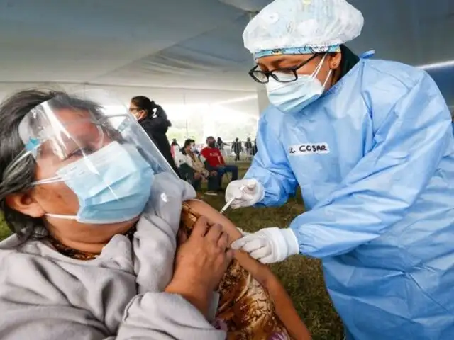 Trujillo: Ciudadanos acuden a recibir la vacuna contra el COVID-19
