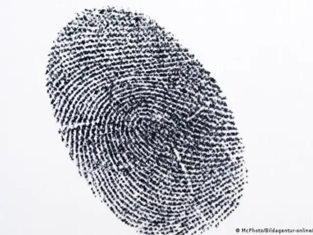 IA desafía a la medicina forense: huellas dactilares no serían únicas