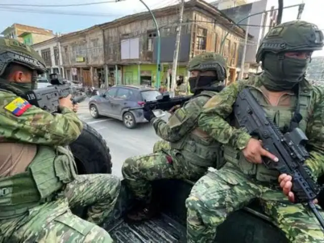 Ecuador: policías y militares que maten a terroristas serán indultados