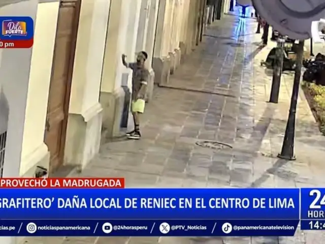 ¡Indignante! 'Grafitero' daña local de RENIEC en el Centro de Lima