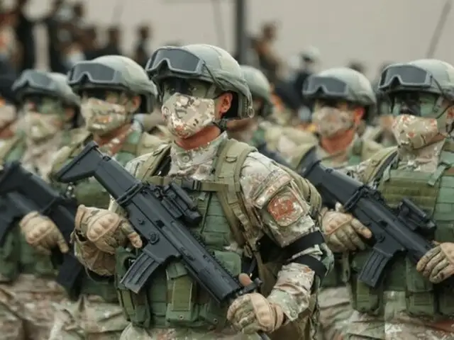 Contraloría General revela irregularidades en compra de fusiles por el Ejército del Perú