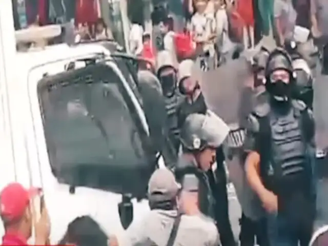 Gamarra: enfrentamientos entre fiscalizadores y ambulantes por desalojo