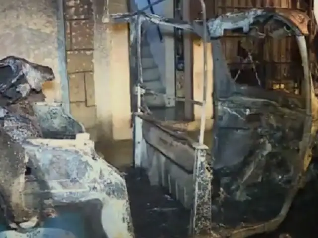 Presuntos extorsionadores queman dos mototaxis y un auto en Surco: incendio deja dos heridos
