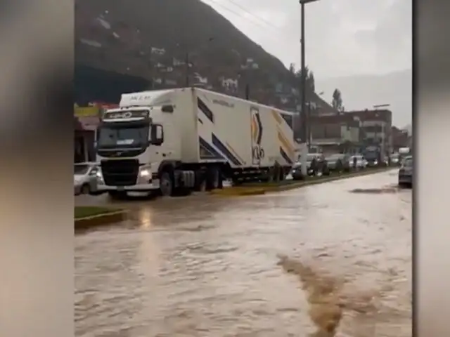 Tarma: fuertes lluvias inundan calles y carreteras de la ciudad