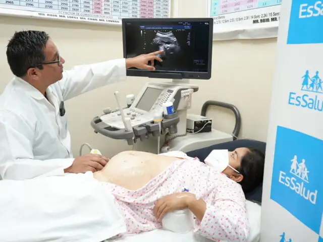 Realizan 10 cirugías complejas dentro de vientre materno y salvan vidas a bebés