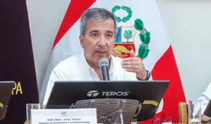 Ministro Raúl Pérez Reyes asegura que "antes del mediodía" se solucionarán retrasos en aeropuerto