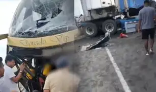 Tráiler y bus interprovincial chocan dejando dos muertos y más de 20 heridos en Piura