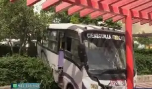 Accidente en Manchay: bus se despista y deja grave a trabajadora municipal