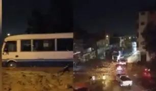 Calles de Huamanga terminaron inundadas tras intensa hora de lluvia: “le importamos un comino”