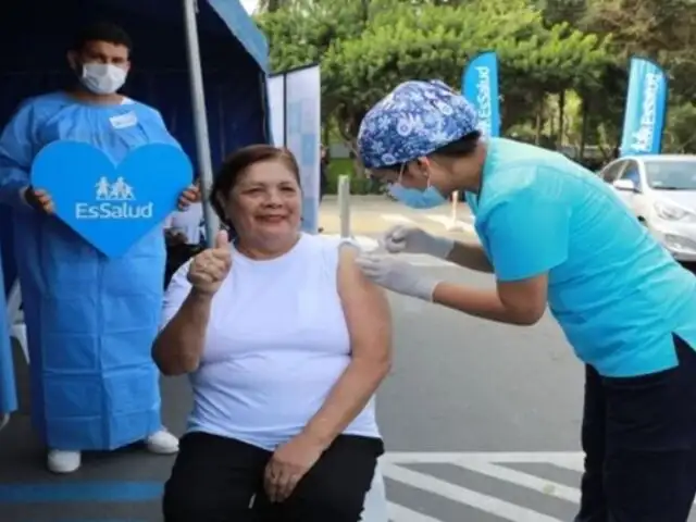Reactivan “Vacunacar” para que peruanos completen esquema de vacunación “al paso”