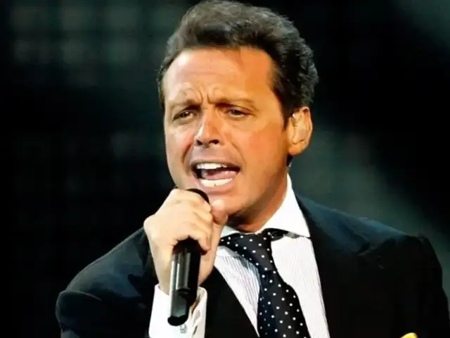 Luis Miguel paraliza con su concierto en el Estadio Nacional