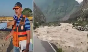 Río Cañete se desborda: caudal se lleva carretera y parte de cancha de fulbito