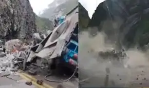 Huarochirí: dos vehículos terminaron destrozados tras deslizamiento de rocas en Carretera Central