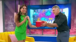 Omar Ruíz de Somocurcio presenta a Naamín Timoyco como “madrina” de “La esquina del VAR”