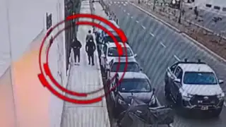 Comas: nuevas imágenes de violento asalto a conductor de camioneta “hilux”