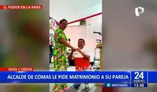 Alcalde de Comas le pide matrimonio a su pareja durante inauguración de losa deportiva
