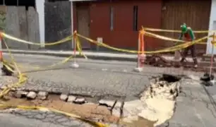 SJL: rotura de tuberías provoca forado en avenida Las Flores