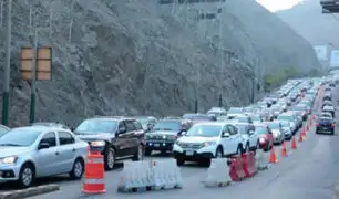 Congestión vehicular en Cerro Centinela a pesar de apertura de tercer carril