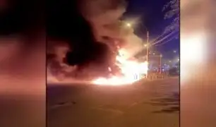 Fuego en la Panamericana Norte: bus de la línea 41 se incendia con pasajeros adentro