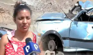 Tras caer por abismo un auto termina volcado en cancha de fulbito en Comas