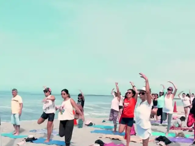 Miraflores: vecinos reciben clases de yoga de forma gratuita y frente al mar