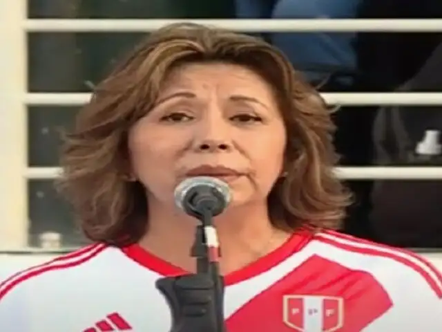 Ministra Tolentino participa en partido de fútbol femenino por Día de la Mujer