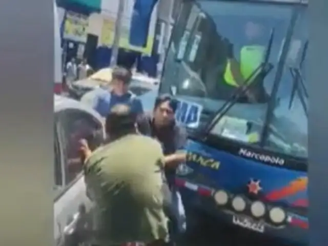 Taxista y chofer de bus se pelean en La Victoria: testigo que incitó violencia habría incurrido en delito
