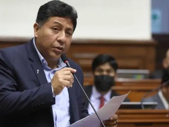 Congresista Raúl Doroteo es acusado de recortar el 50% del sueldo a su trabajadora
