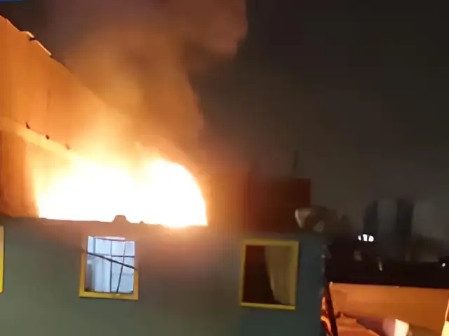 Vela encendida habría desatado incendio en una quinta en Breña