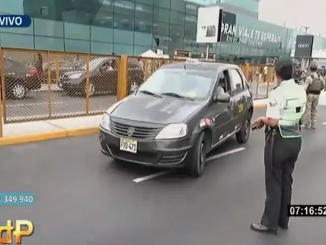 Aeropuerto Jorge Chávez: denuncian que taxistas estafan incrementando la tarifa a pasajeros