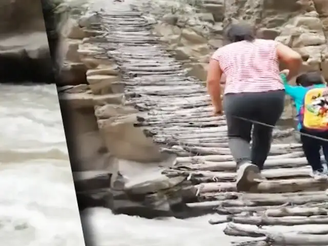 ¡Imágenes de Impacto! madre arriesga su vida y la de sus hijos al cruzar puente en mal estado en Cañete