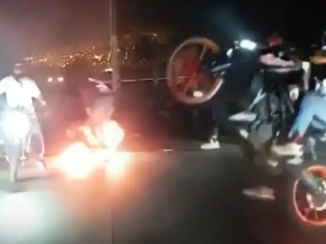 Motociclistas prenden fuego en las pistas para realizar piques ilegales en Chorrillos